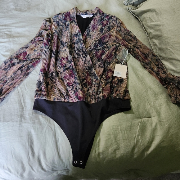 Floral Long Sleeve Bodysuit - Picture 6 of 6